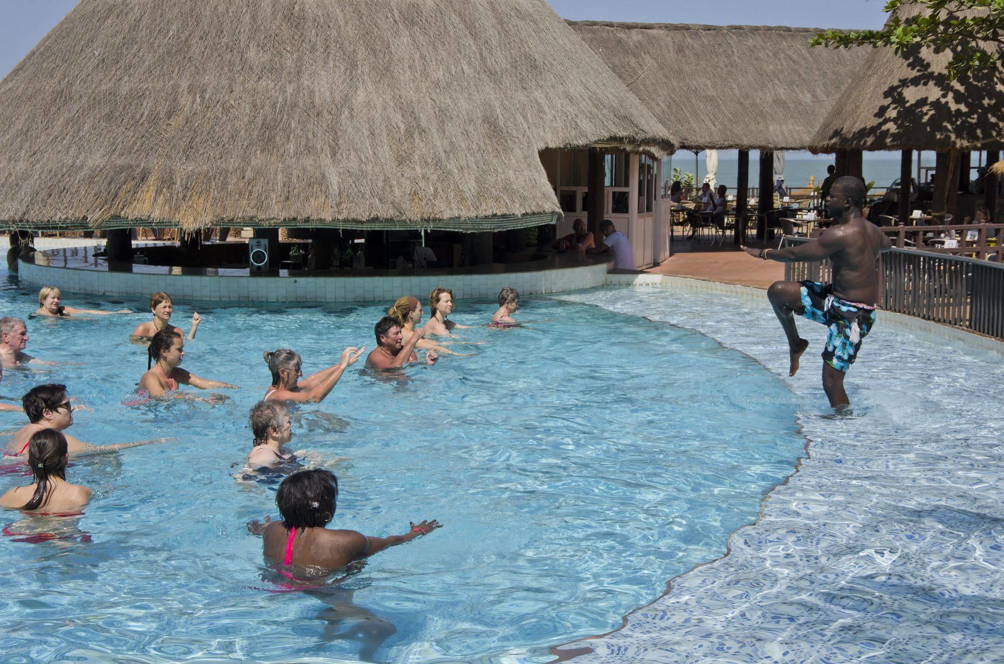 Senegambia Beach Hotel コロリ エクステリア 写真